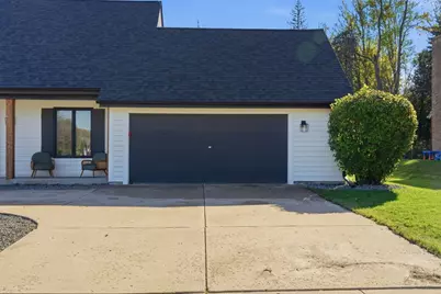N76W15867  Hunters Ridge Cir, Menomonee Falls, WI 53051 - Photo 58