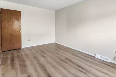 1336 S 92nd St, West Allis, WI 53214 - Photo 20