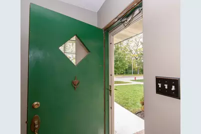 221 N Story Pkwy, Milwaukee, WI 53208 - Photo 10