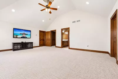 574  Lac La Belle Dr, Lac La Belle, WI 53066 - Photo 92