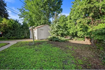 831 N 54th St, Milwaukee, WI 53208 - Photo 12