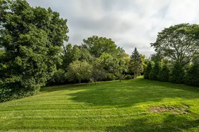 3207 S Ridgecrest Ct, New Berlin, WI 53151 - Photo 10
