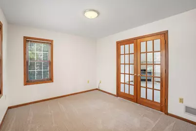 3207 S Ridgecrest Ct, New Berlin, WI 53151 - Photo 16