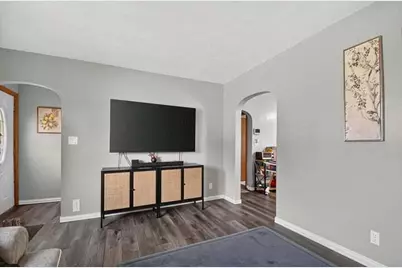 2021  79th St, Kenosha, WI 53143 - Photo 10