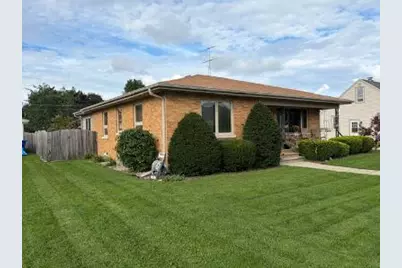 2112  26th St, Kenosha, WI 53140 - Photo 2