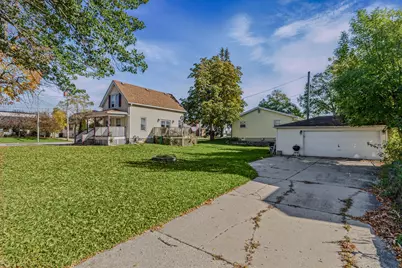 702 S 96th St, West Allis, WI 53214 - Photo 4