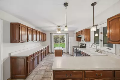 418 S Whiton St, Whitewater, WI 53190 - Photo 18