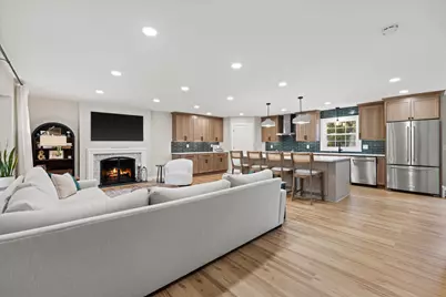12513 N Jacqueline Ct, Mequon, WI 53092 - Photo 2