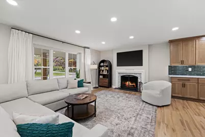 12513 N Jacqueline Ct, Mequon, WI 53092 - Photo 4