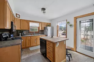 821 20th St, La Crosse, WI 54601 - Photo 6