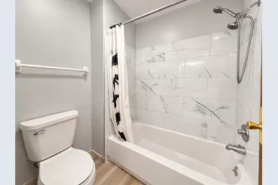 9032 N Park Plaza Ct, Brown Deer, WI 53223 - Photo 10