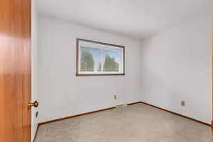 412 Lakeview Rd, South Milwaukee, WI 53172 - Photo 18