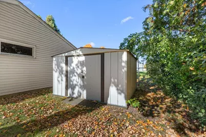 629  Victoria St, West Bend, WI 53090 - Photo 36