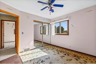 629  Victoria St, West Bend, WI 53090 - Photo 24