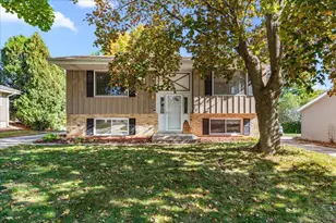 629 Victoria St, West Bend, WI 53090 - Photo 1