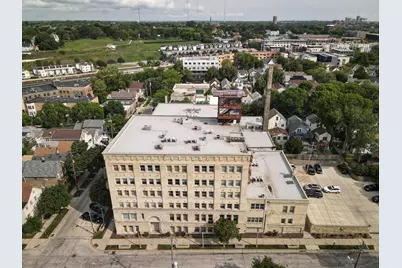 904 E Pearson St #102, Milwaukee, WI 53202 - Photo 30