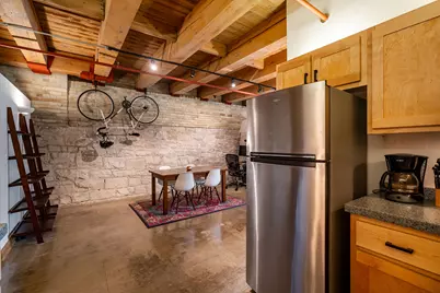 904 E Pearson St #102, Milwaukee, WI 53202 - Photo 10