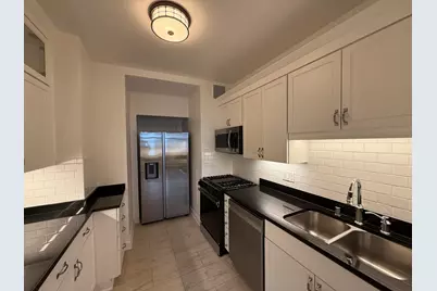 925 E Wells St #525, Milwaukee, WI 53202 - Photo 10
