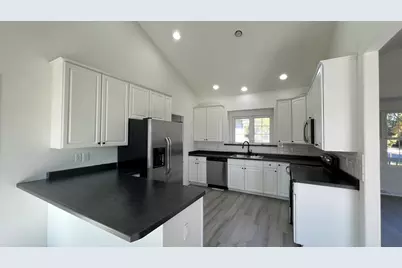 N56W18034  Evergreen Ln, Menomonee Falls, WI 53051 - Photo 14