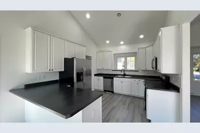 N56W18034  Evergreen Ln, Menomonee Falls, WI 53051 - Photo 36