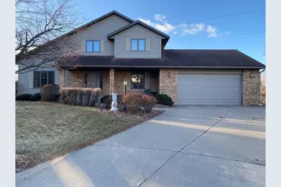 150  Fairway Ct, Onalaska, WI 54650 - Photo 1