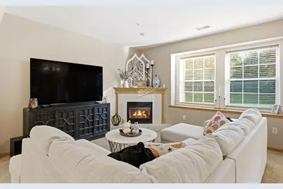 20150  Terrace Dr, Brookfield, WI 53045 - Photo 6
