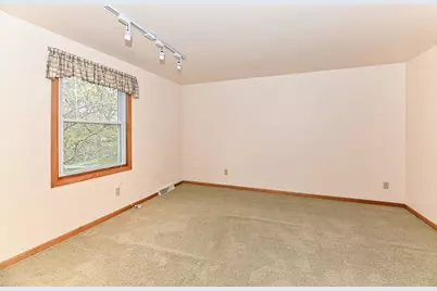 4127 W Southwood Dr, Franklin, WI 53132 - Photo 40