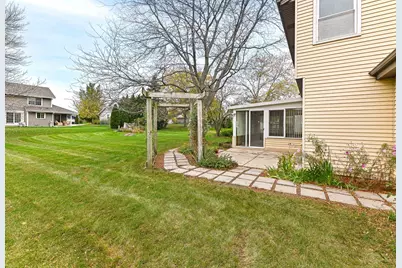 4127 W Southwood Dr, Franklin, WI 53132 - Photo 54