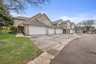 9044 W Elm Ct #D, Franklin, WI 53132 - Photo 2