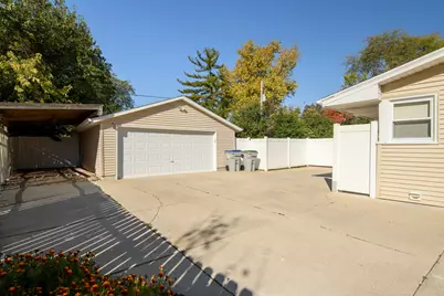 7823 N 53rd St, Milwaukee, WI 53223 - Photo 10