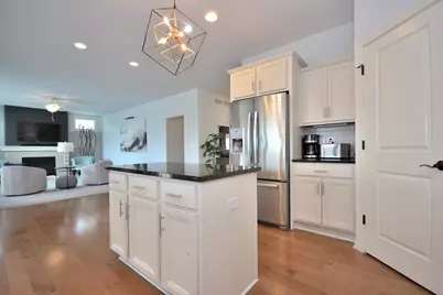 1320  Prairie Creek Blvd, Oconomowoc, WI 53066 - Photo 12