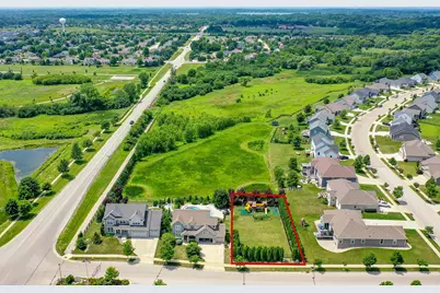 1330  Prairie Creek Blvd, Oconomowoc, WI 53066 - Photo 8