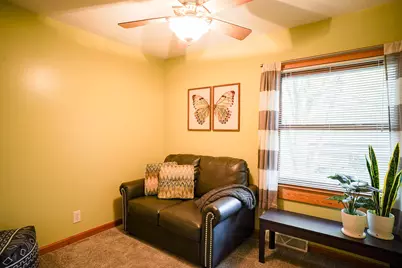 1305  Meadow Ln, Onalaska, WI 54650 - Photo 6
