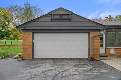 1935  Fairfax Dr, Elm Grove, WI 53122 - Photo 32