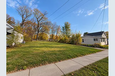 408  4th Ave, Onalaska, WI 54650 - Photo 2