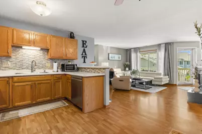 6976 S Rolling Meadows Ct, Oak Creek, WI 53154 - Photo 6