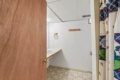 7824  Saint Anne Ct, Wauwatosa, WI 53213 - Photo 38