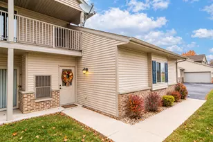 987 Spring Ct, Newburg, WI 53095 - Photo 2