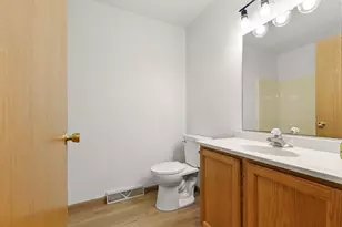 350 Park View Dr, Darien, WI 53114 - Photo 6