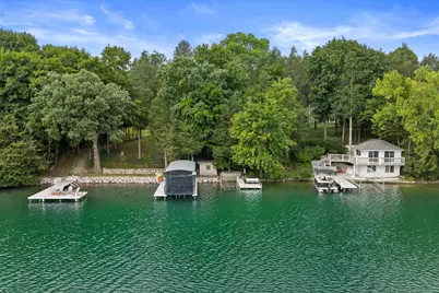 3226 N Interlaken Dr, Summit, WI 53066 - Photo 12