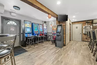3327  Lake Dr, Hartford, WI 53027 - Photo 6