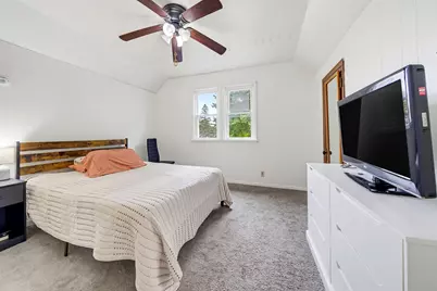 3660 E Iona Ter, Cudahy, WI 53110 - Photo 24