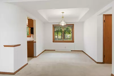 10034 N Grasslyn Rd, Mequon, WI 53092 - Photo 8