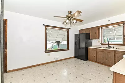 6646 S 20th St, Milwaukee, WI 53221 - Photo 4