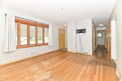 6646 S 20th St, Milwaukee, WI 53221 - Photo 2