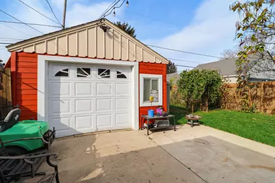 2153 S 96th St, West Allis, WI 53227 - Photo 24