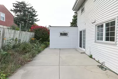 1833  Oak St, South Milwaukee, WI 53172 - Photo 36