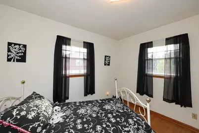 1833  Oak St, South Milwaukee, WI 53172 - Photo 32
