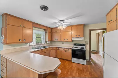 2300  Kevenauer Dr, Brookfield, WI 53005 - Photo 6