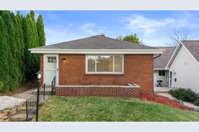 1020  Carrington Ave, South Milwaukee, WI 53172 - Photo 2